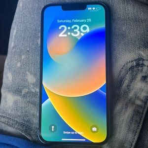 It’s unlocked it’s An iPhone 13 it doesn’t have any cracks